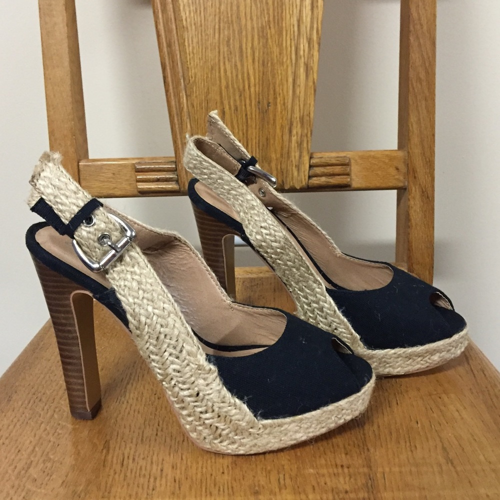 New Size 7 Go Max Black & Natural Peep Toe Heels